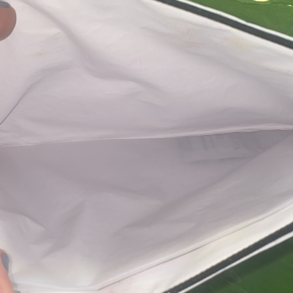 Chanel cosmetic Bag EUC with New Never used Spa/make up items
Chanel
Exclusive - Picture 11 of 16